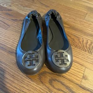 NIB Tory Burch Lan Grey and Bronze Reva ballet flats, size 9.5